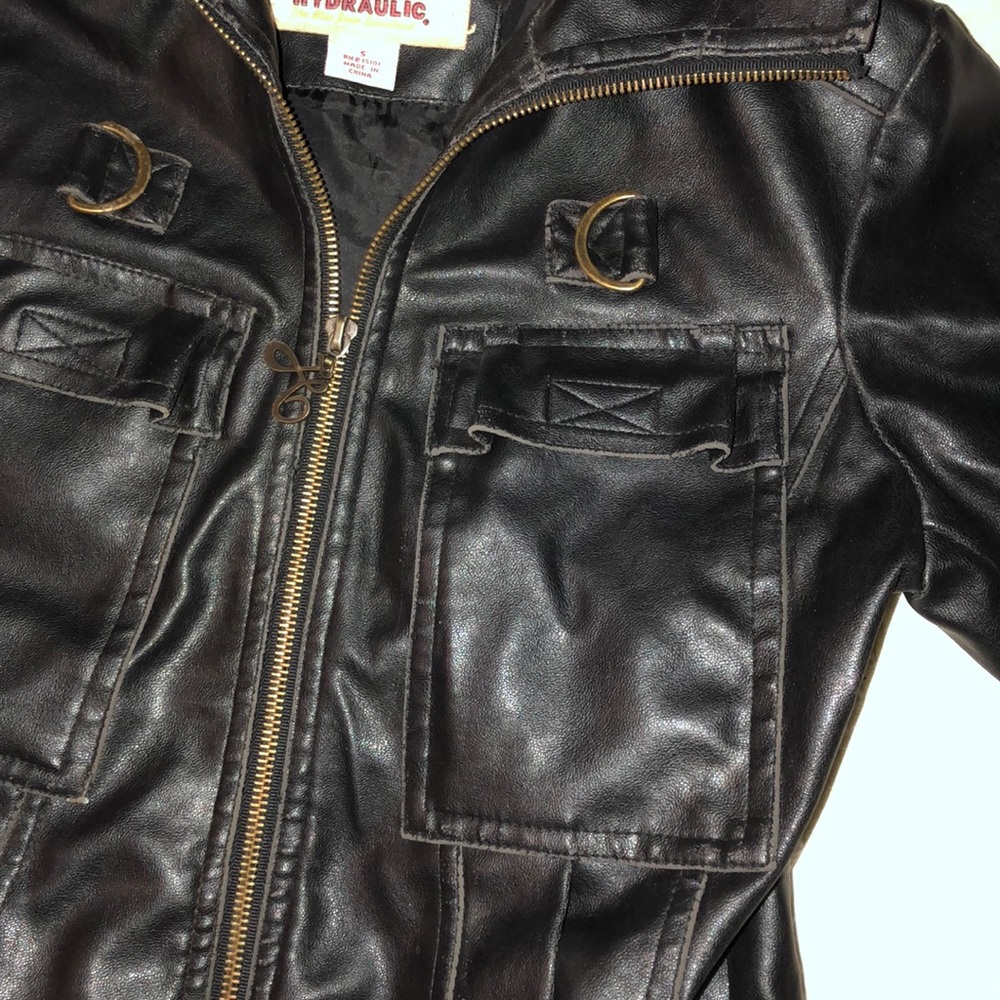 leather jacket - Picture 3 of 5